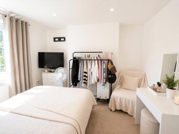 3 bed Terraced for sale Image 10