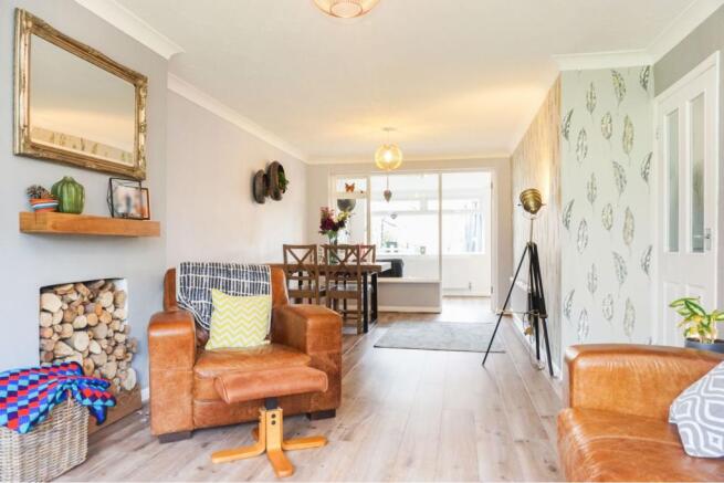 Lounge/Dining Room