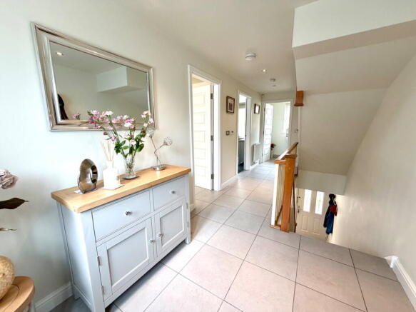 4 bed Town House for sale Image 6