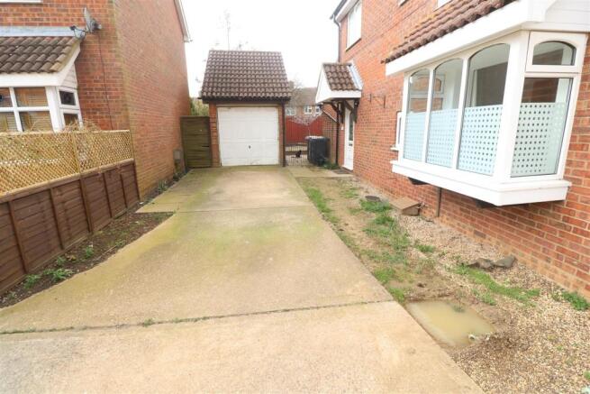 Garage & Driveway Parking