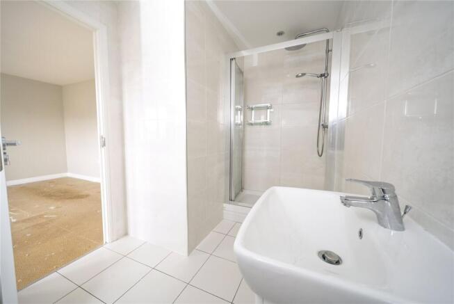 5 bed Detached for sale Image 8