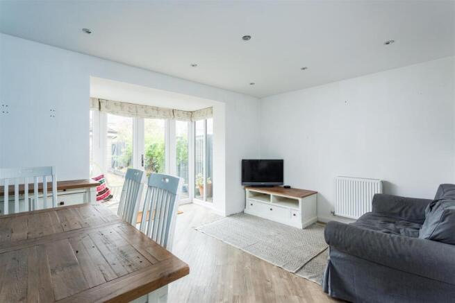 3 bed Semi-Detached for sale Image 7