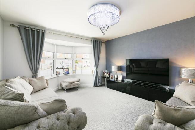 4 bed Detached for sale Image 5