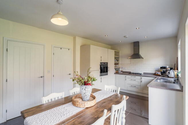 Gernant, Old Colwyn, Colwyn Bay, LL29 8UX photo 4