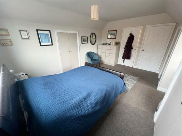 Master Bedroom.JPG