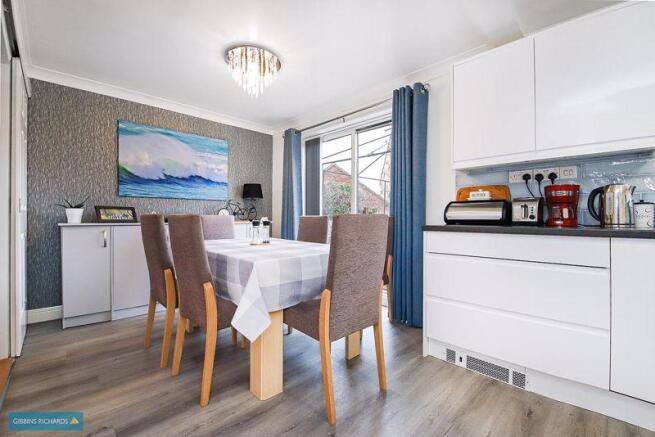 Kitchen/Dining...