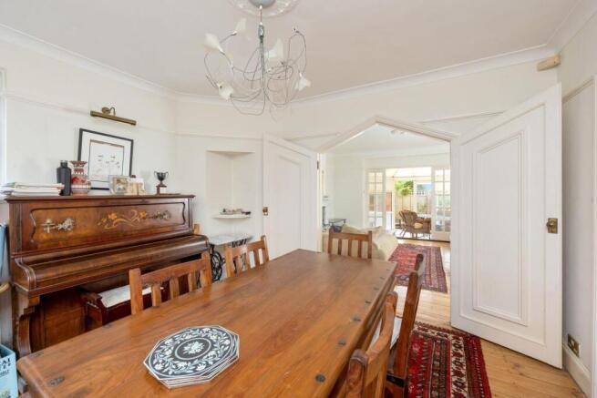 Cranmer Avenue 6 DINING TO LOUNGE.jpeg