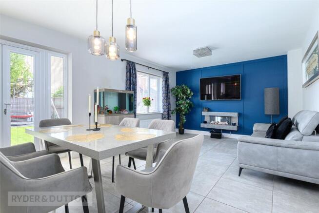 4 bed Detached for sale Image 7