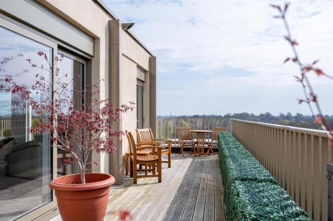 2 bed Apartment for sale Image 9