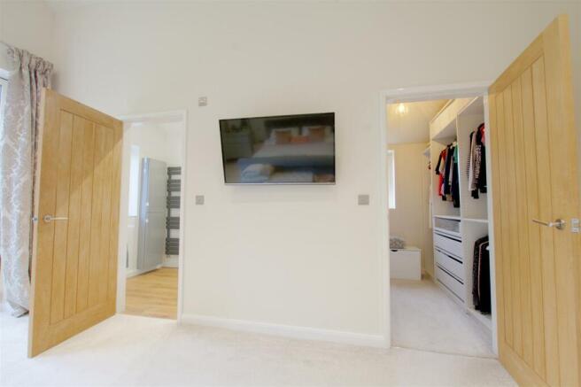 Walk-in Wardrobe