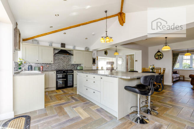 Kitchen/b\'fast rm