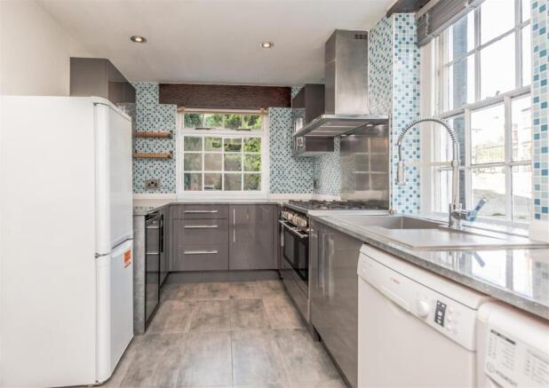 2 bed Semi-Detached for sale Image 11