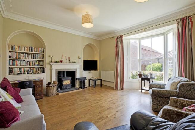 7 bed Character Property for sale Image 9
