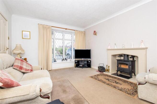 4 bed Detached Bungalow for sale Image 5