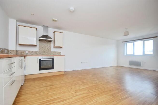 2 bed Flat for sale Image 4
