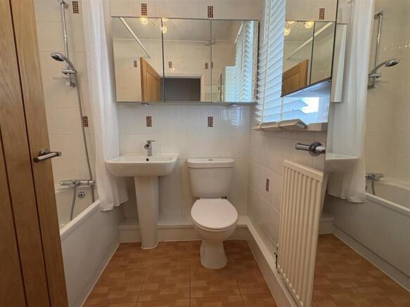 2 bed Apartment for sale Image 9