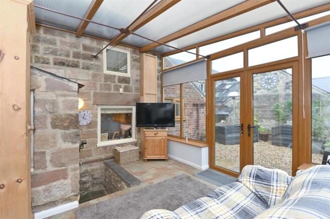 Conservatory to kitchen.jpg