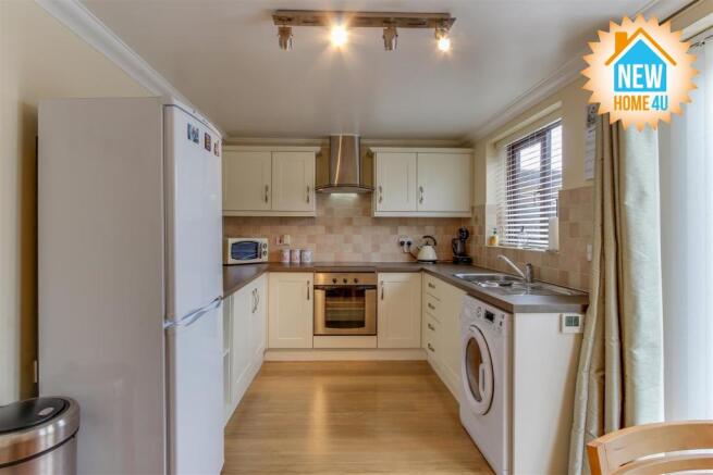 KITCHEN / DINING ROOM: