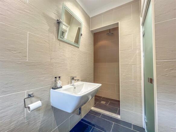 Grasmere Crescent - Image-12.jpg