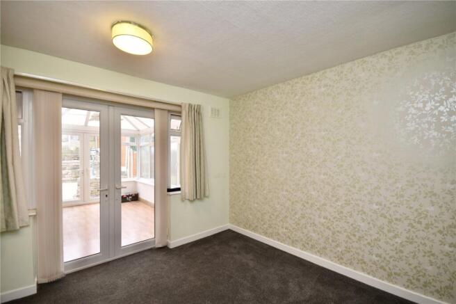 4 bed Bungalow for sale Image 9