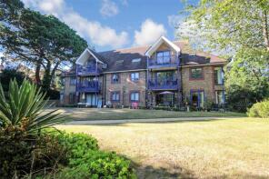 6, 6 Carlton Gate, West Overcliff Drive, Bournemouth BH4 8AA