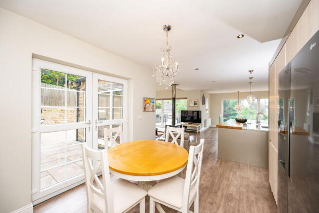 5 bed Detached for sale Image 12