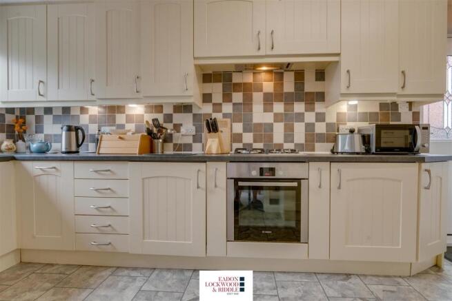 Kitchen 4.jpg
