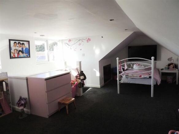 LOFT ROOM