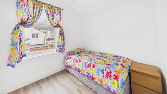 3 bed Terraced for sale Image 8