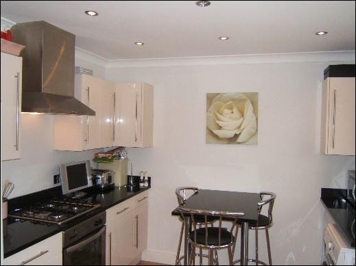 ATTRACTIVE KITCHEN