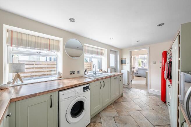 3 bed Terraced for sale Image 4