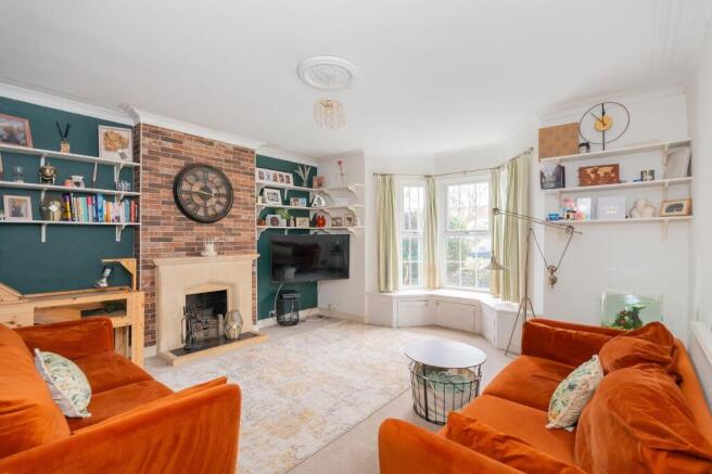 C1V0D5RFS - Living Room C.jpg