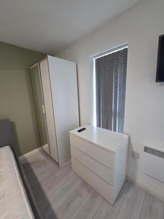 Studio to rent Image 6