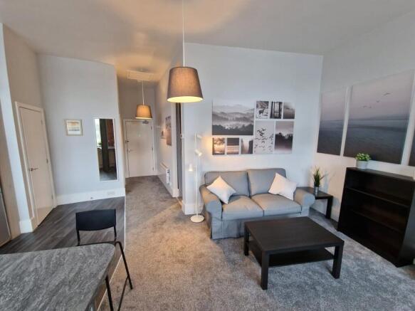 1 bed Apartment to rent Image 6