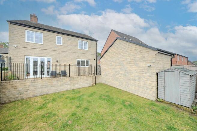 4 bed Detached for sale Image 8