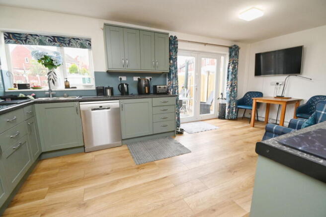 3 bed Semi-Detached for sale Image 6