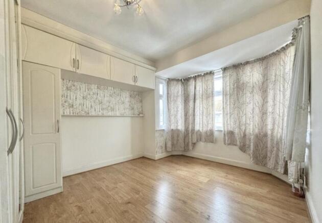 Hazel Close, N13 photo 5