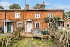 5, Vicarage Lane, The Bourne, Farnham GU9 8HN