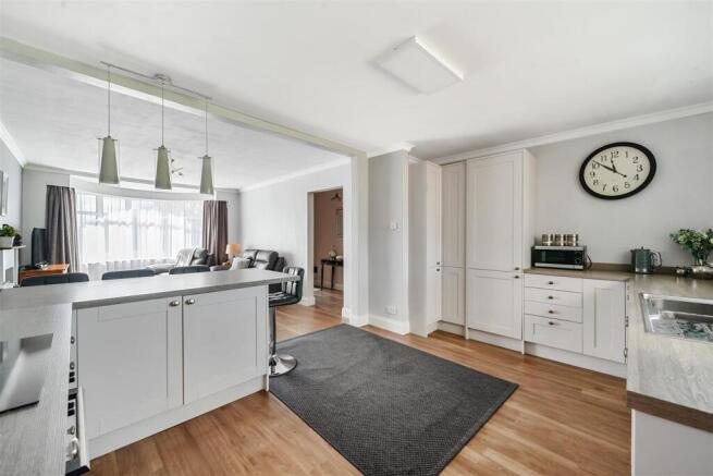 All Oaks Bungalow, Cathiron