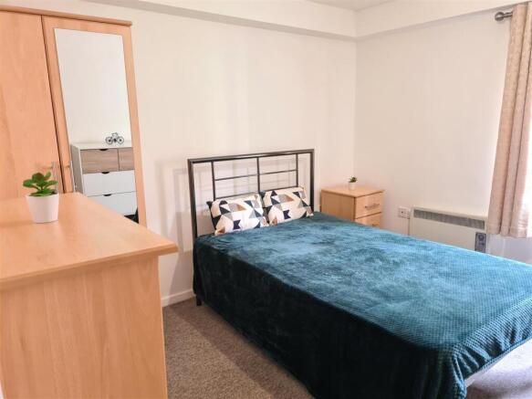 Flat 27 Room 1A.jpg