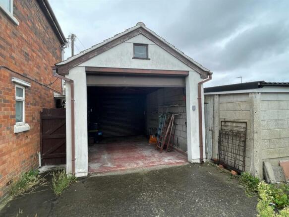 Garage..jpg