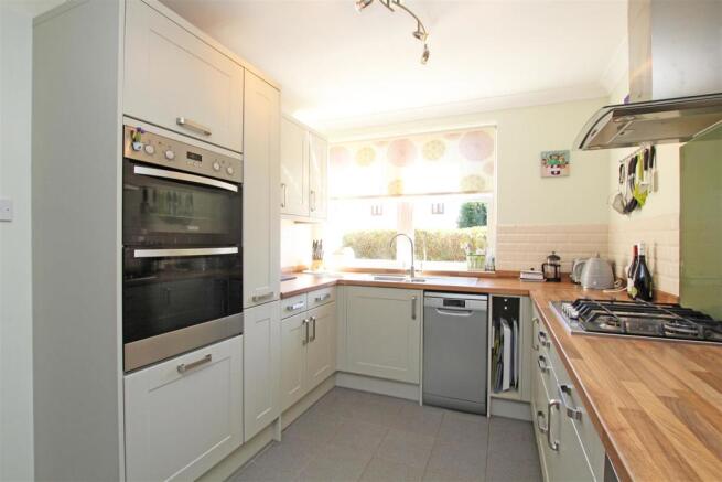 48PFR - Kitchen 1.jpg