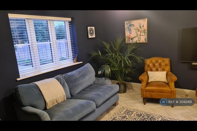 Lounge 2