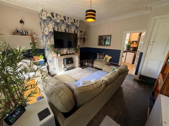 3 bed Terraced for sale Image 5