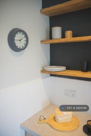 2 bed Terraced to rent Image 5