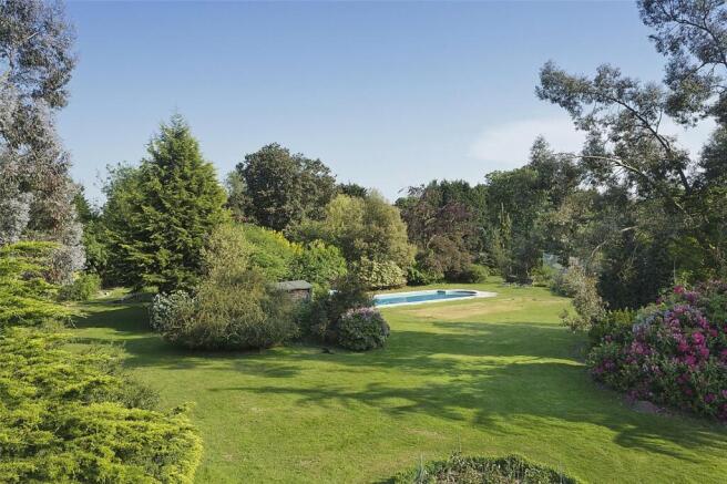 Garden & Pool