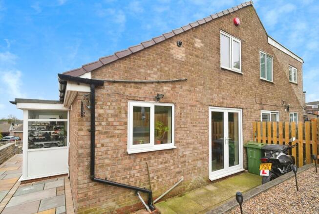 2 bed Semi-Detached for sale Image 12