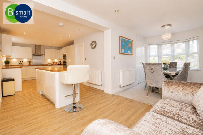4 bed Detached for sale Image 4