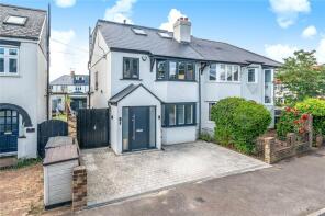 6, Melrose Gardens, Hersham, Walton-on-thames KT12 5HF