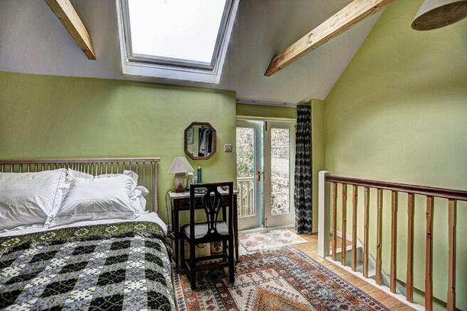 Bedroom in con...